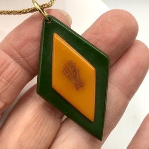 🌺Unique Vintage Bakelite Necklace